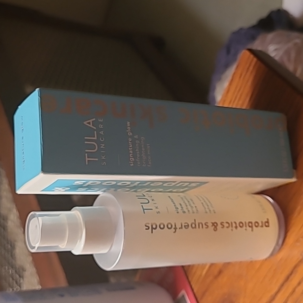 TULA signature glow Refreshing & brightening face mist 3.51 fl. oz.